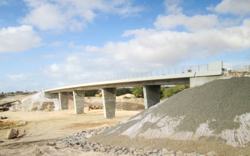 New Rebeira D'Agua Bridge 1